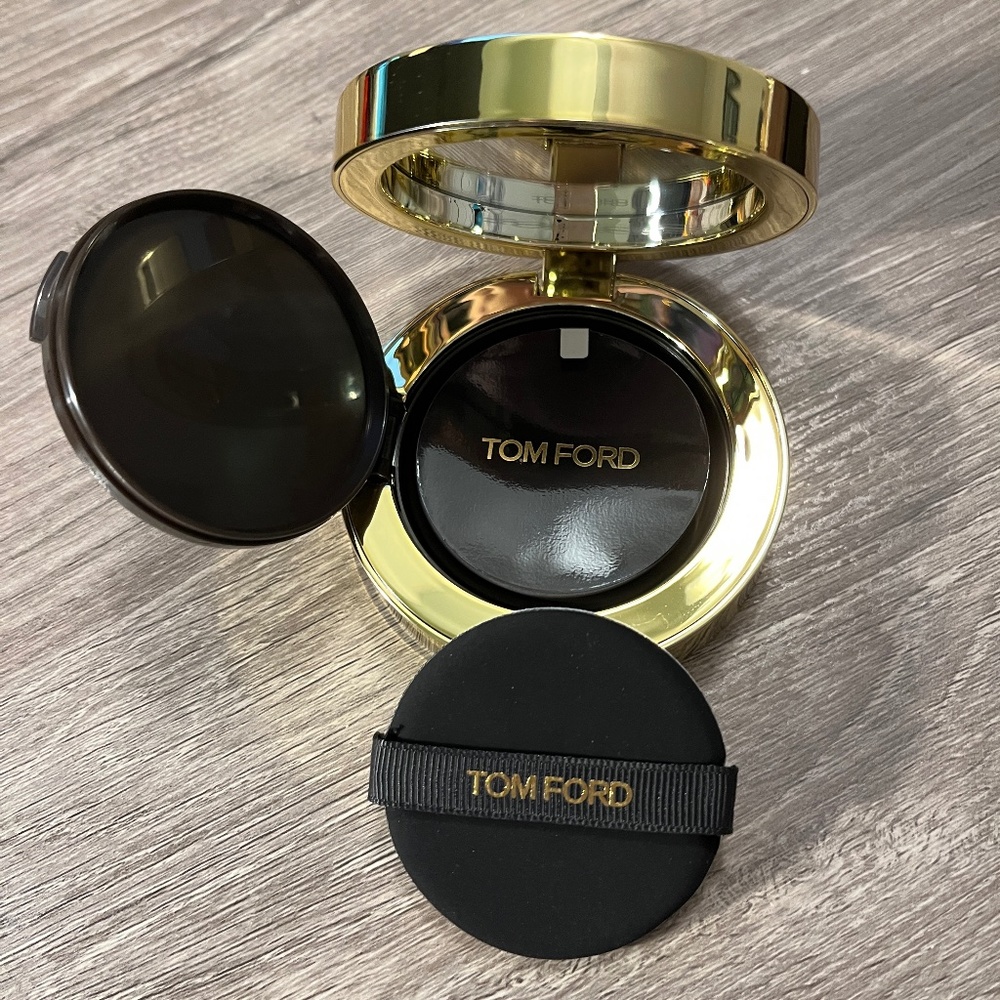 TOM FORD Shade & Illuminate Cushion Foundation in 0.4 Rose